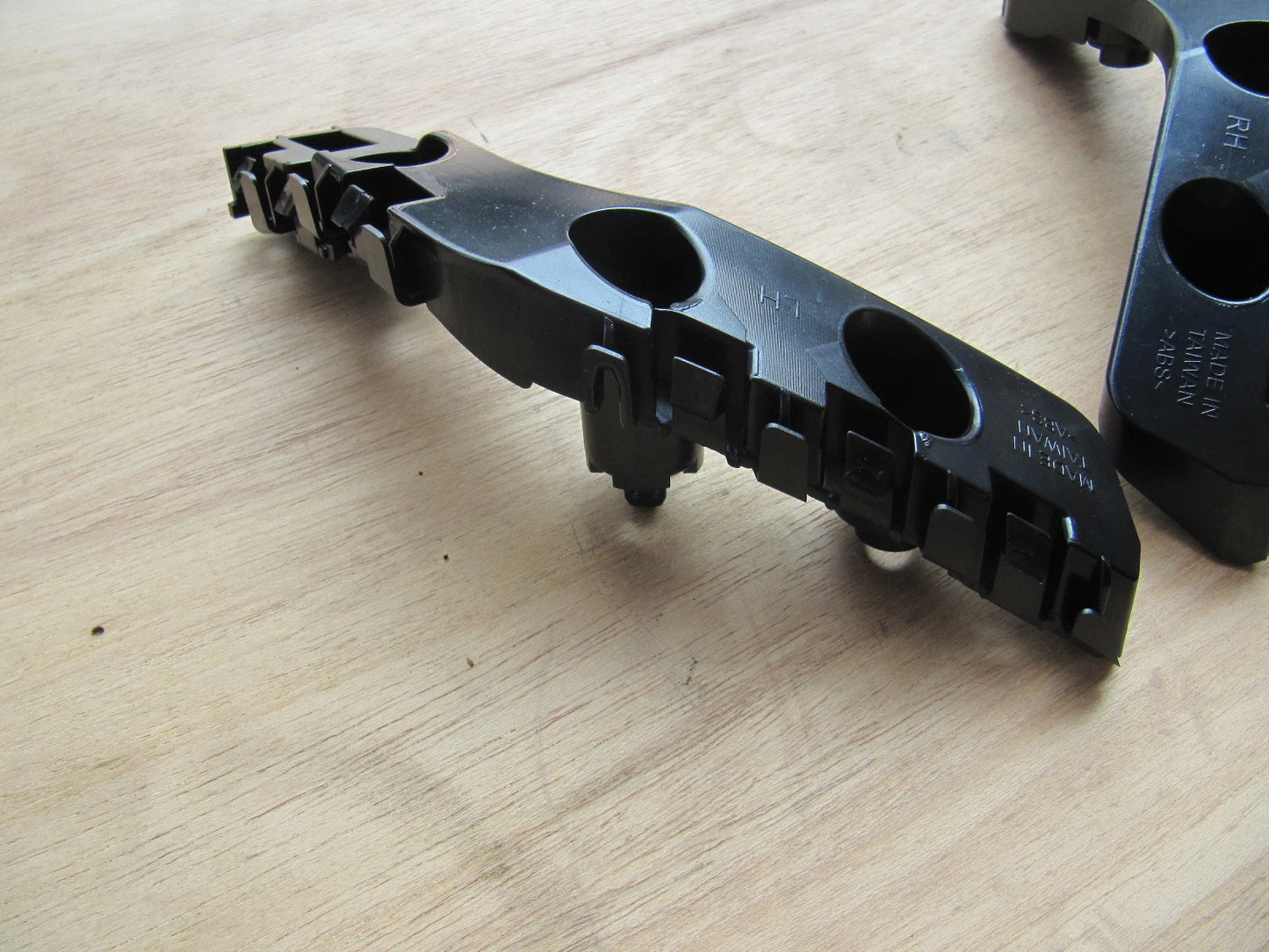 Front Support Bumper Bracket for JEEP Grand Cherokee WK (2014-2020)