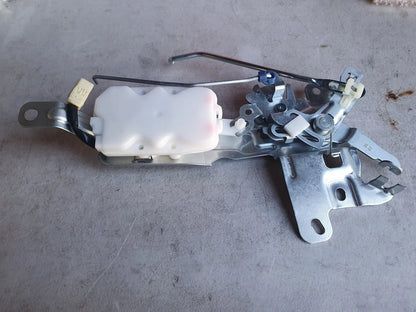 Tailgate Central Latch Door Remote Control for Toyota HiAce (2005–2019)