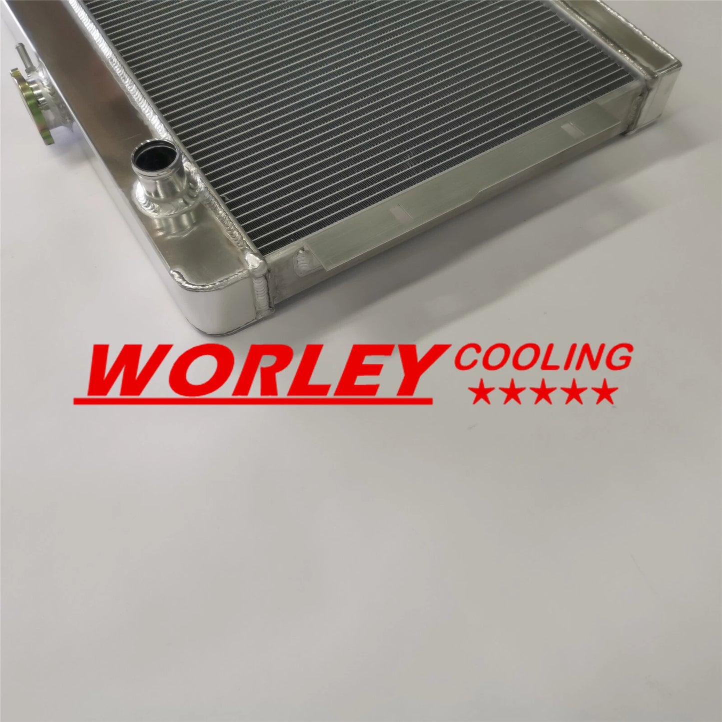 44mm Aluminum Radiator & Fan for Jeep CJ7 3.8L 4.2L 5.0L (1976-1986)