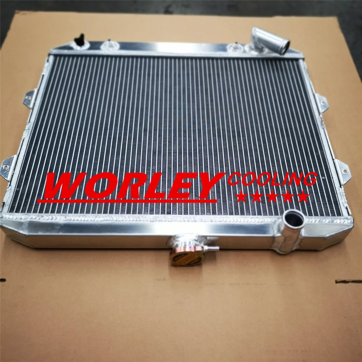 3ROW Aluminum Radiator for Mitsubishi Montero/Shogun II V23W/V43W (90-00)