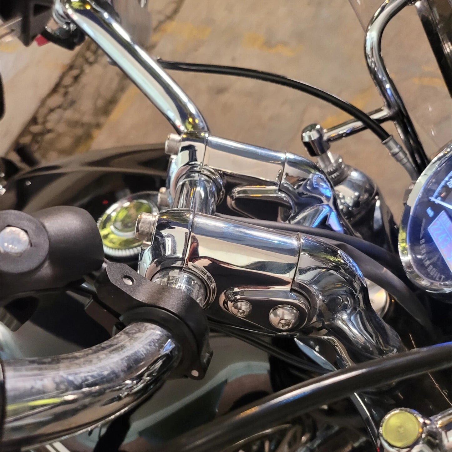 Handlebar Riser Lift Adapter Kit for BMW R18 (2020-2023)