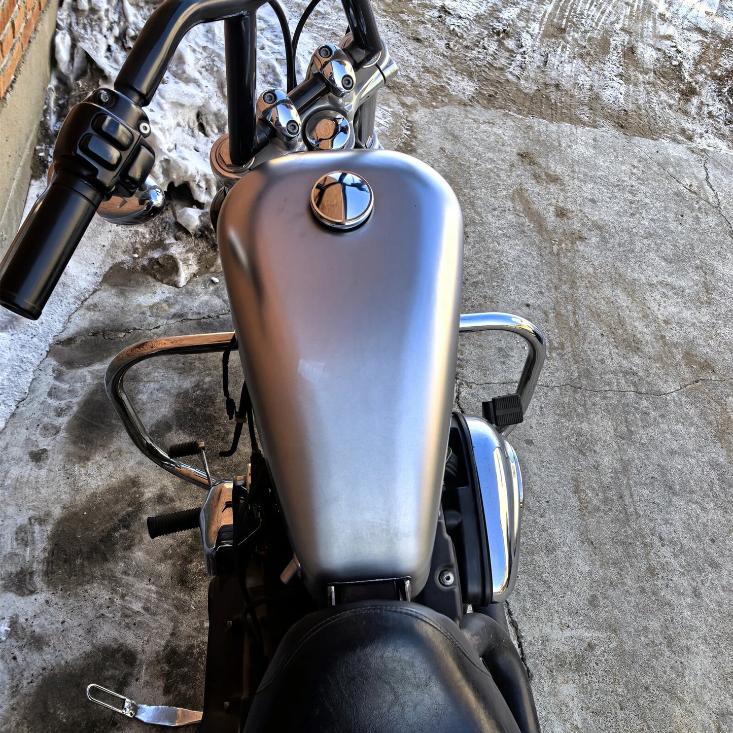 Fuel Tank for Harley Dyna 2 x 2004-2006 Silver Unpainted (2004-2006)