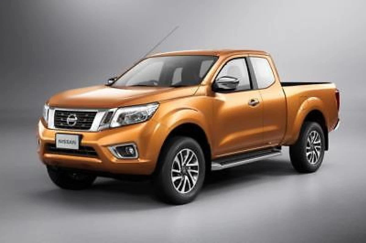 Chrome Side Vent Trim for Nissan Navara Frontier NP300 (2014-2016)