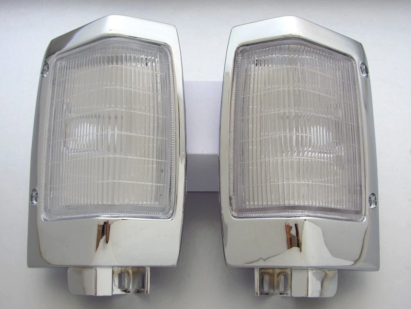 Chrome Front Corner Light Signal Indicator for Nissan Navara D21 (1992-1997)