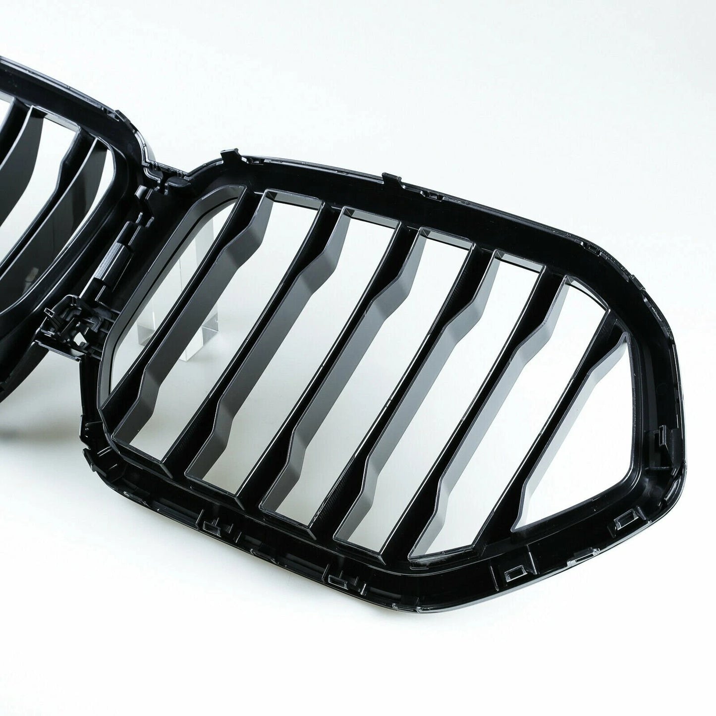 Grille for BMW X6 G06 (2020) - Glossy Black with Camera Hole