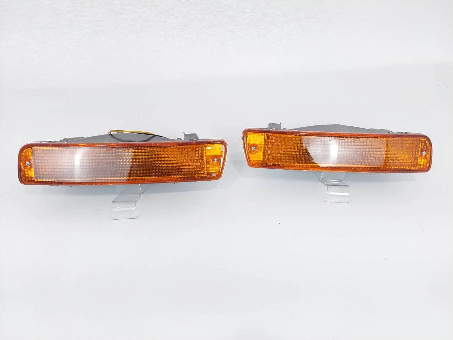 Front Bar Indicator Lights 2 x for Toyota Land Cruiser HDJ80 HZJ80 (1990-1998)